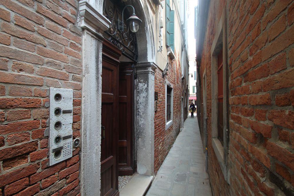 Palazzo Guardi Hotel Venesia Bagian luar foto