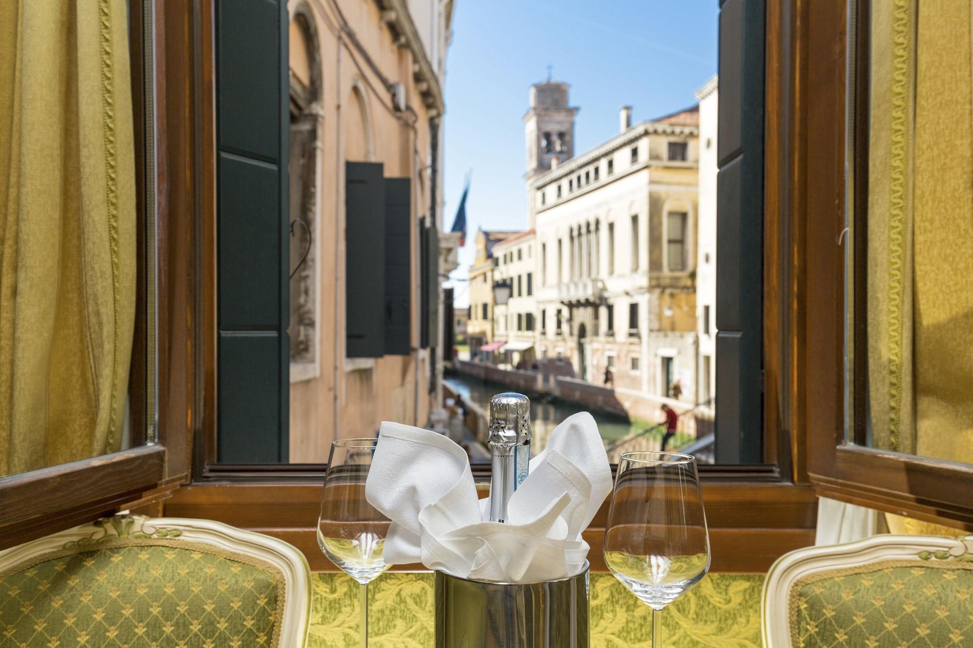 Palazzo Guardi Hotel Venesia Bagian luar foto